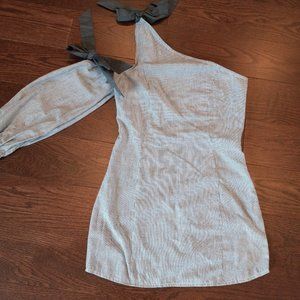 ~ NWT $158 LOVERS & FRIENDS Pin-striped, one-shoulder mini-dress, GRAY/WHITE~